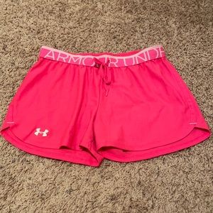 Women’s under armour shorts size M